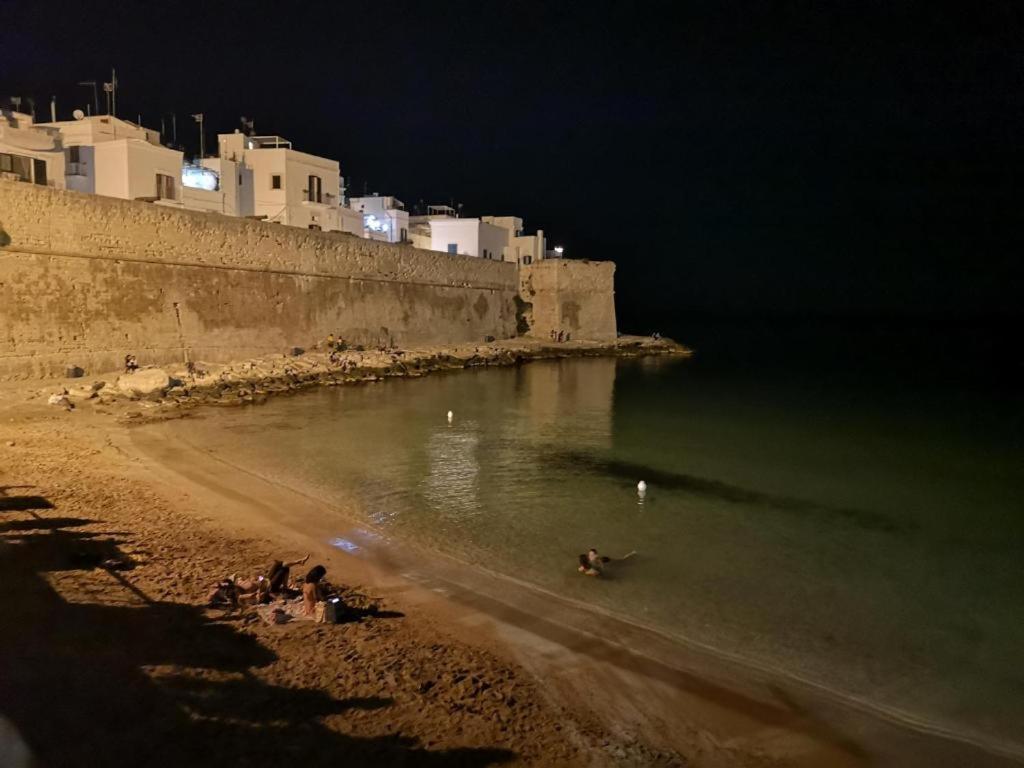 Appartamento Palazzo Antonelli Monopoli Exteriör bild